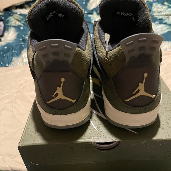 Air Jordan 4 Retro - Picture 4 of 7